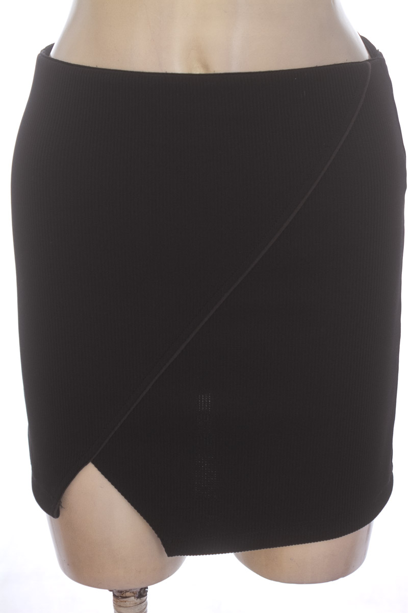 Falda color Negro - Cyzone