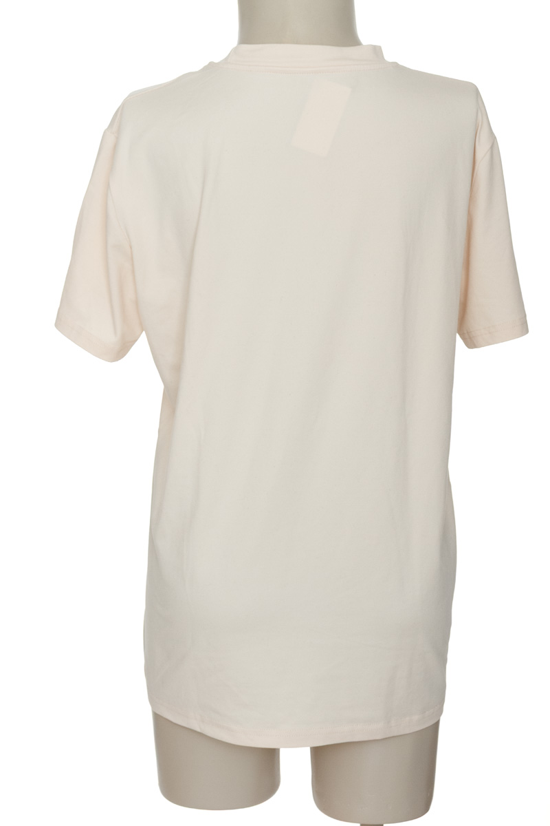Top / Camiseta color Beige - Closeando
