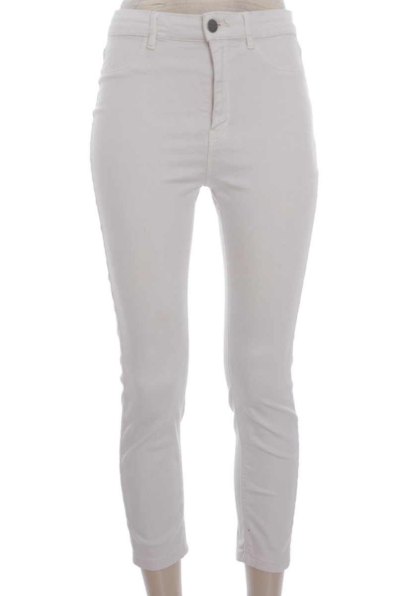 Pantalones color Beige - Stradivarius