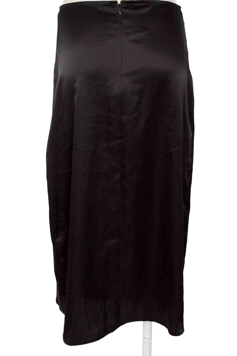 Falda color Negro - Leonisa