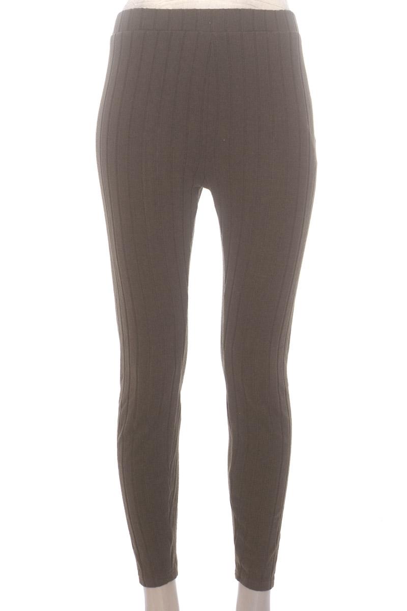 Pantalones color Verde - Closeando