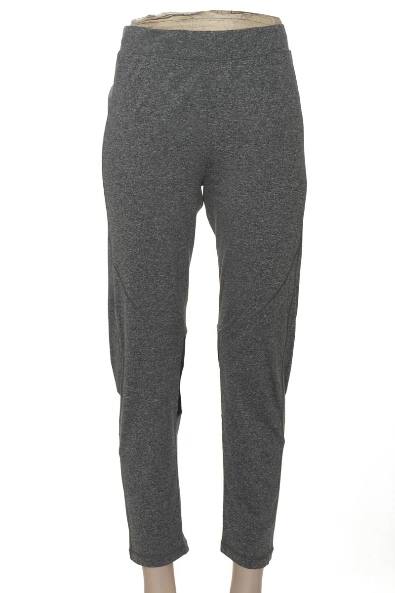 Ropa Deportiva / Salida de Baño color Gris - Gef