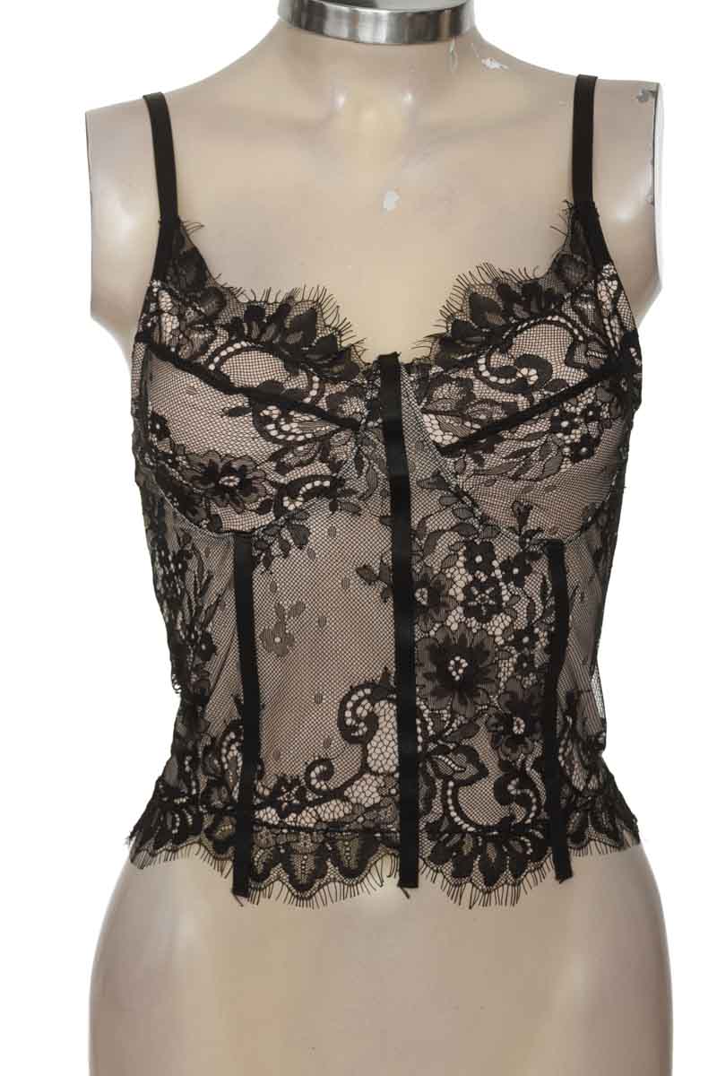 Top / Camiseta color Negro - Hellpus