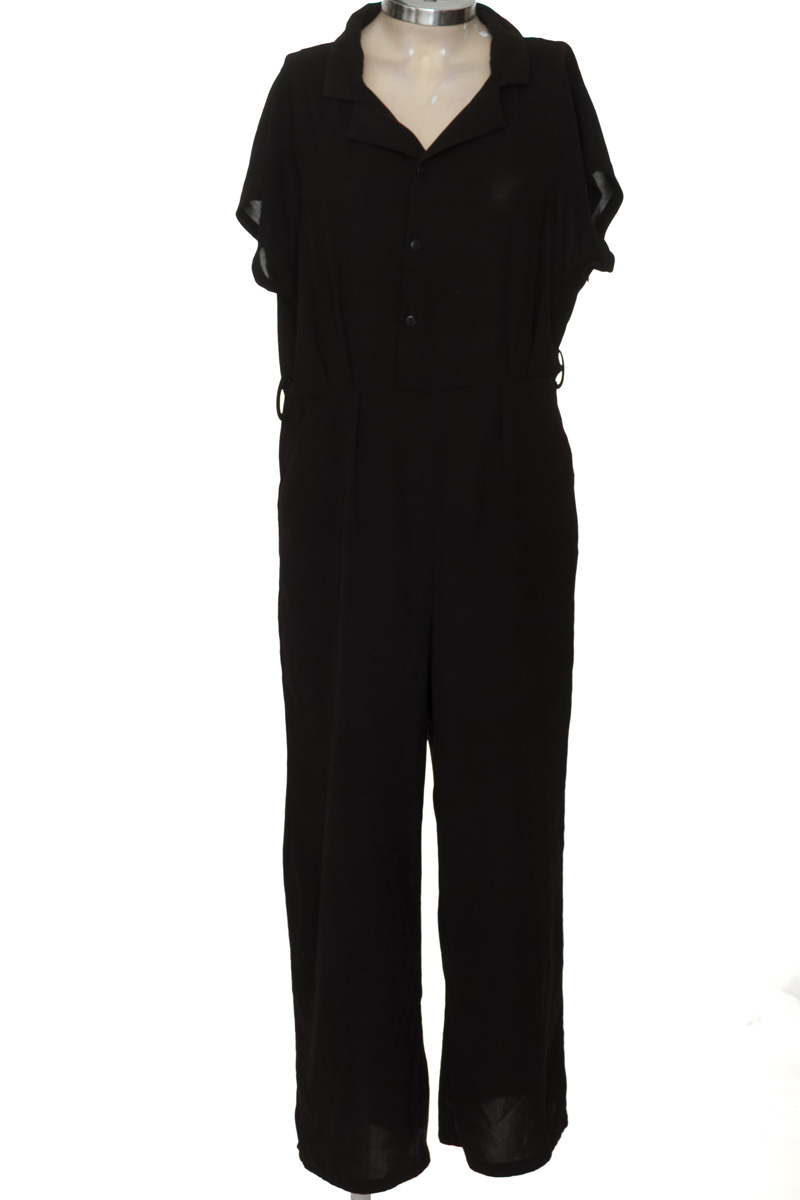 Vestido / Enterizo color Negro - Closeando