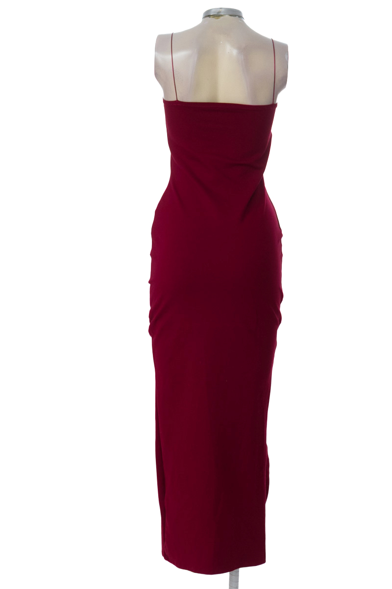 Vestido / Enterizo color Vinotinto - Closeando