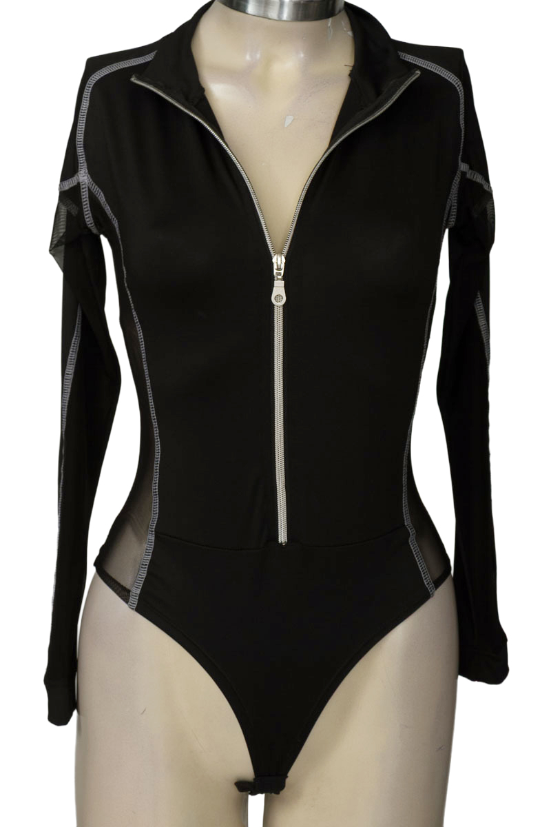 Top / Camiseta color Negro - Closeando