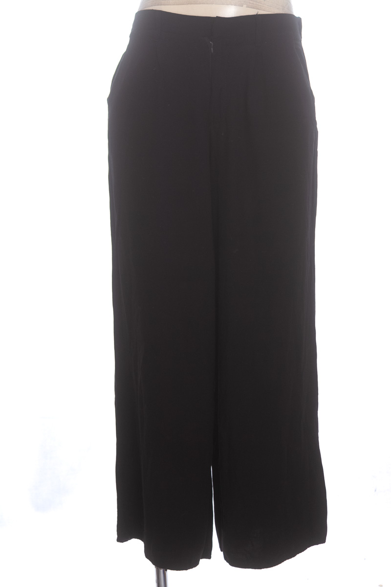 Pantalones color Negro - Loguin