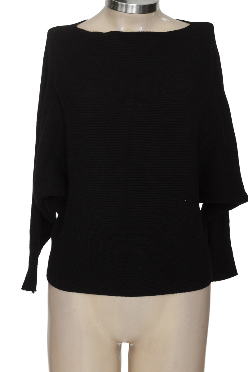 Sweater color Negro - Closeando
