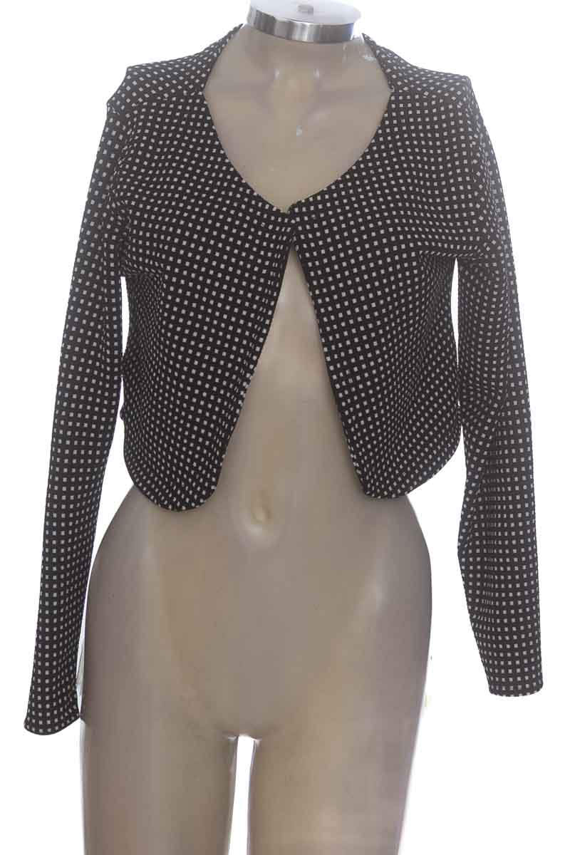 Chaqueta / Abrigo color Negro - Closeando