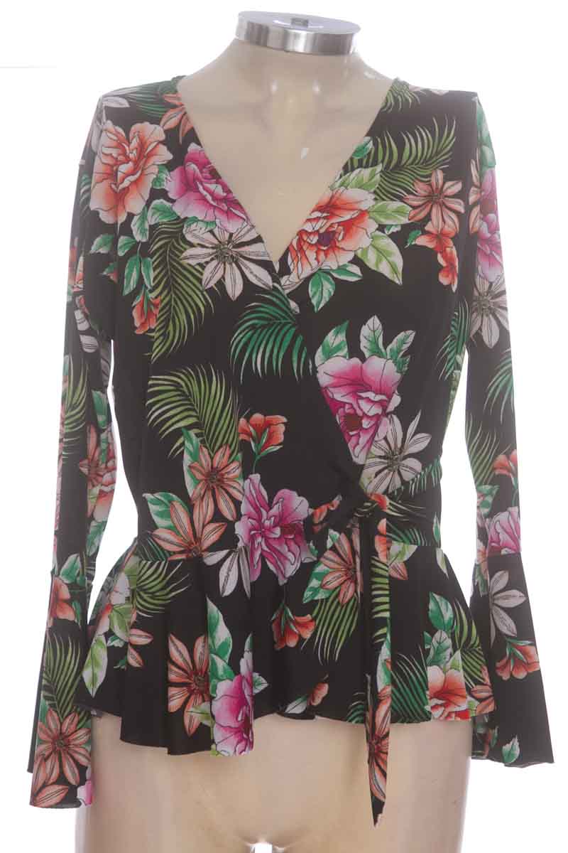 Blusa color Negro - Closeando