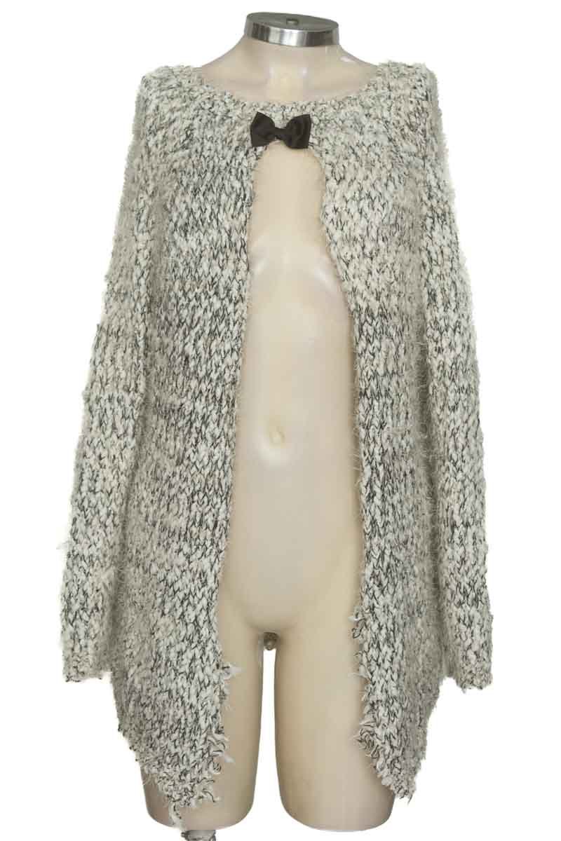 Sweater color Blanco - Closeando