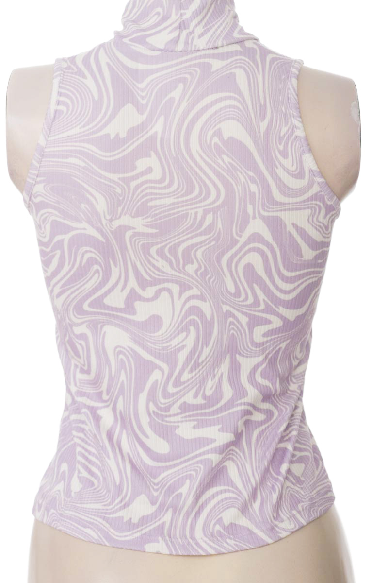 Top / Camiseta color Lila - Closeando