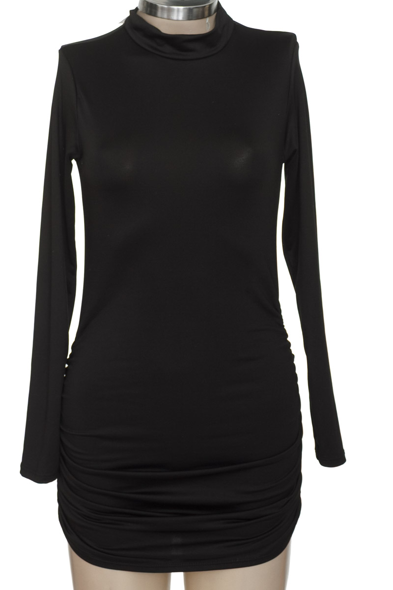 Vestido / Enterizo color Negro - Closeando