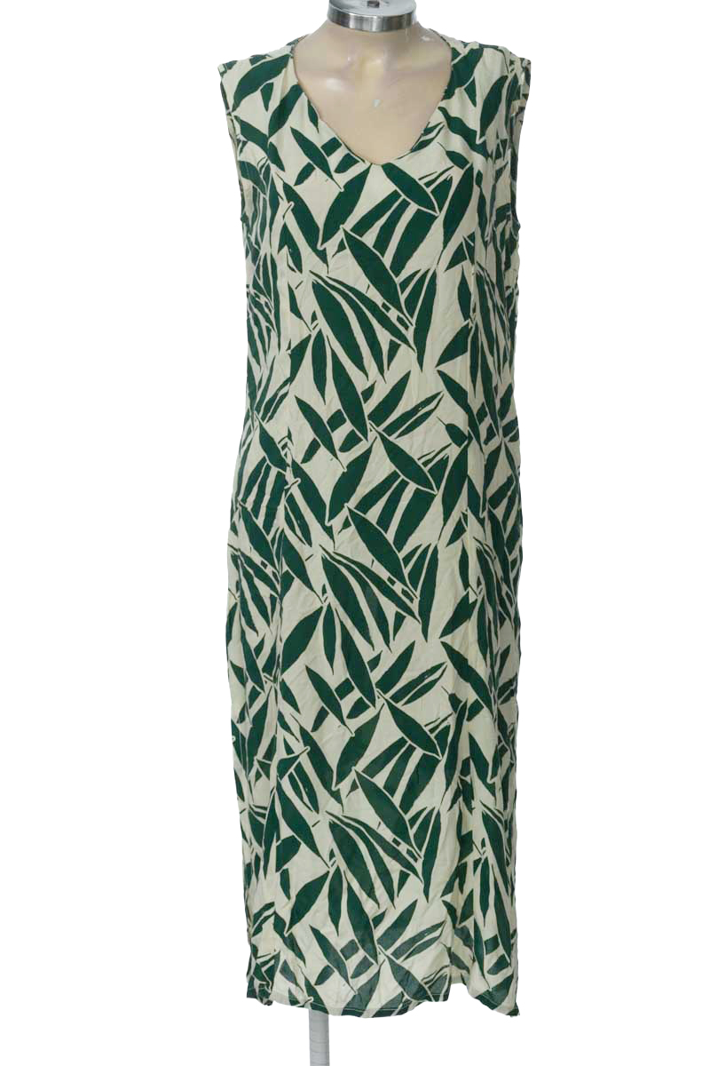 Vestido / Enterizo color Verde - Closeando