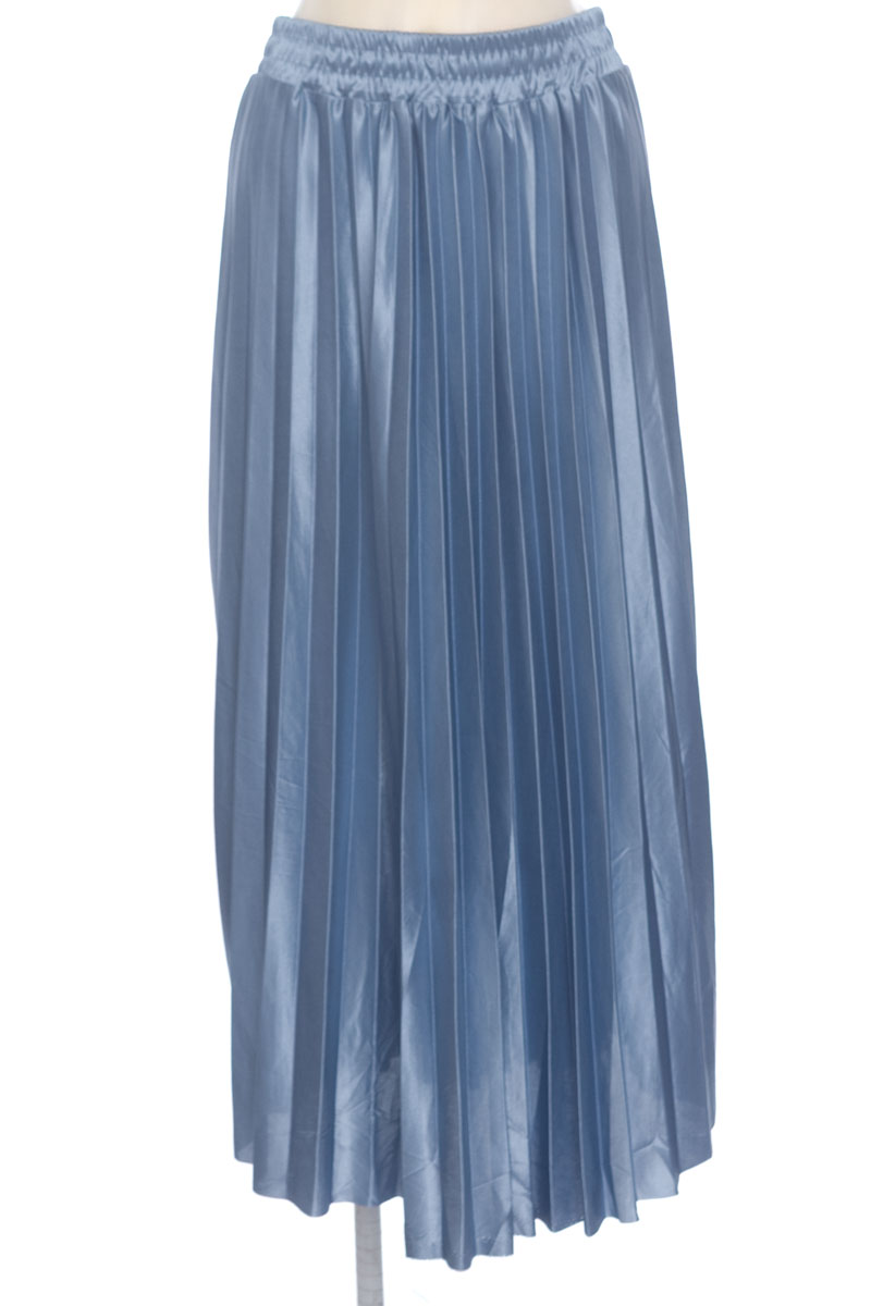 Falda color Azul - Closeando