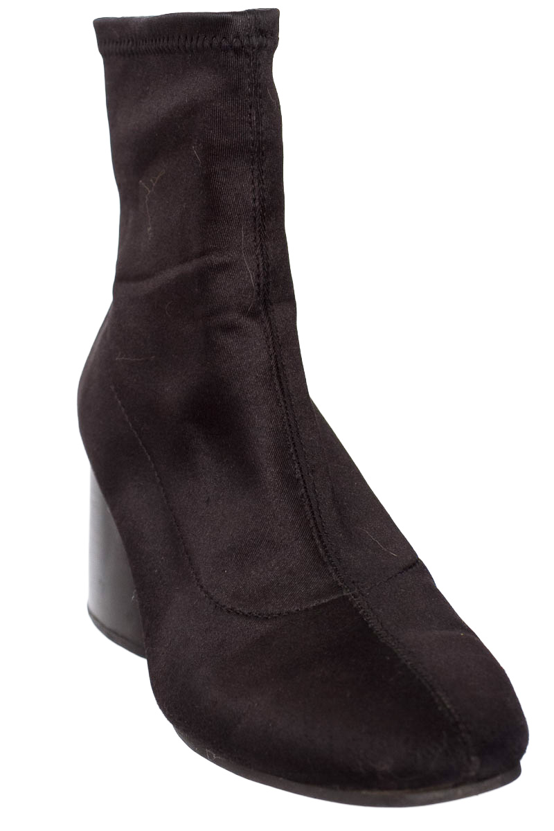 Zapatos color Negro - Stradivarius