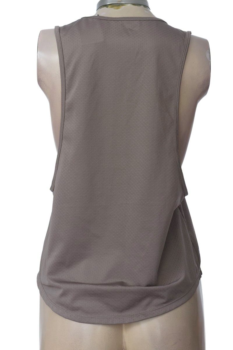 Ropa Deportiva / Salida de Baño color Gris - Closeando