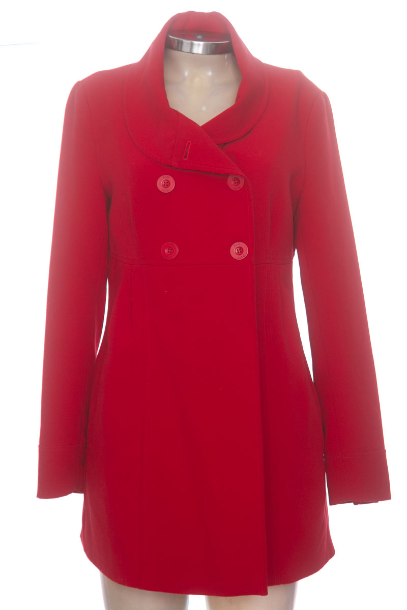 Chaqueta / Abrigo color Rojo - XUSS