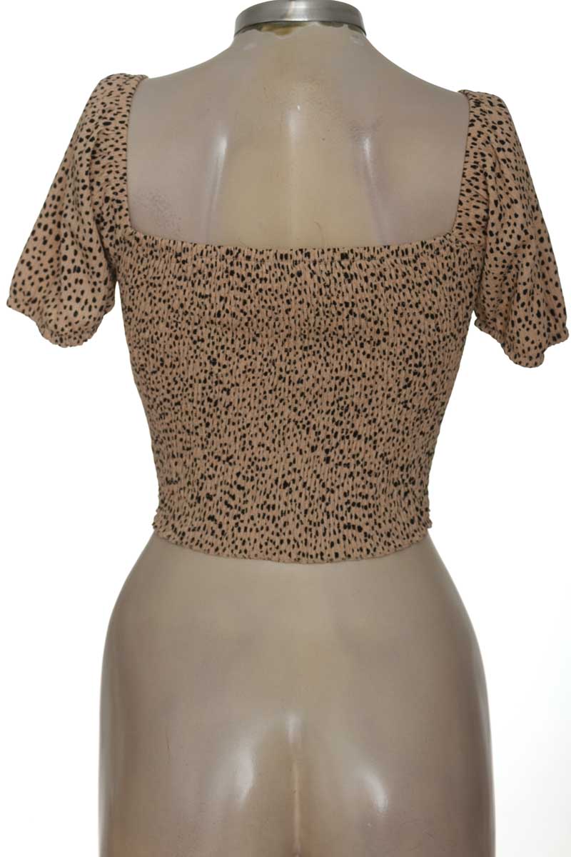 Top / Camiseta color Beige - Stradivarius