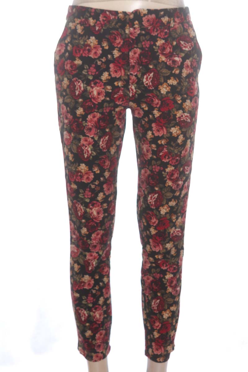 Pantalones color Negro - Stradivarius