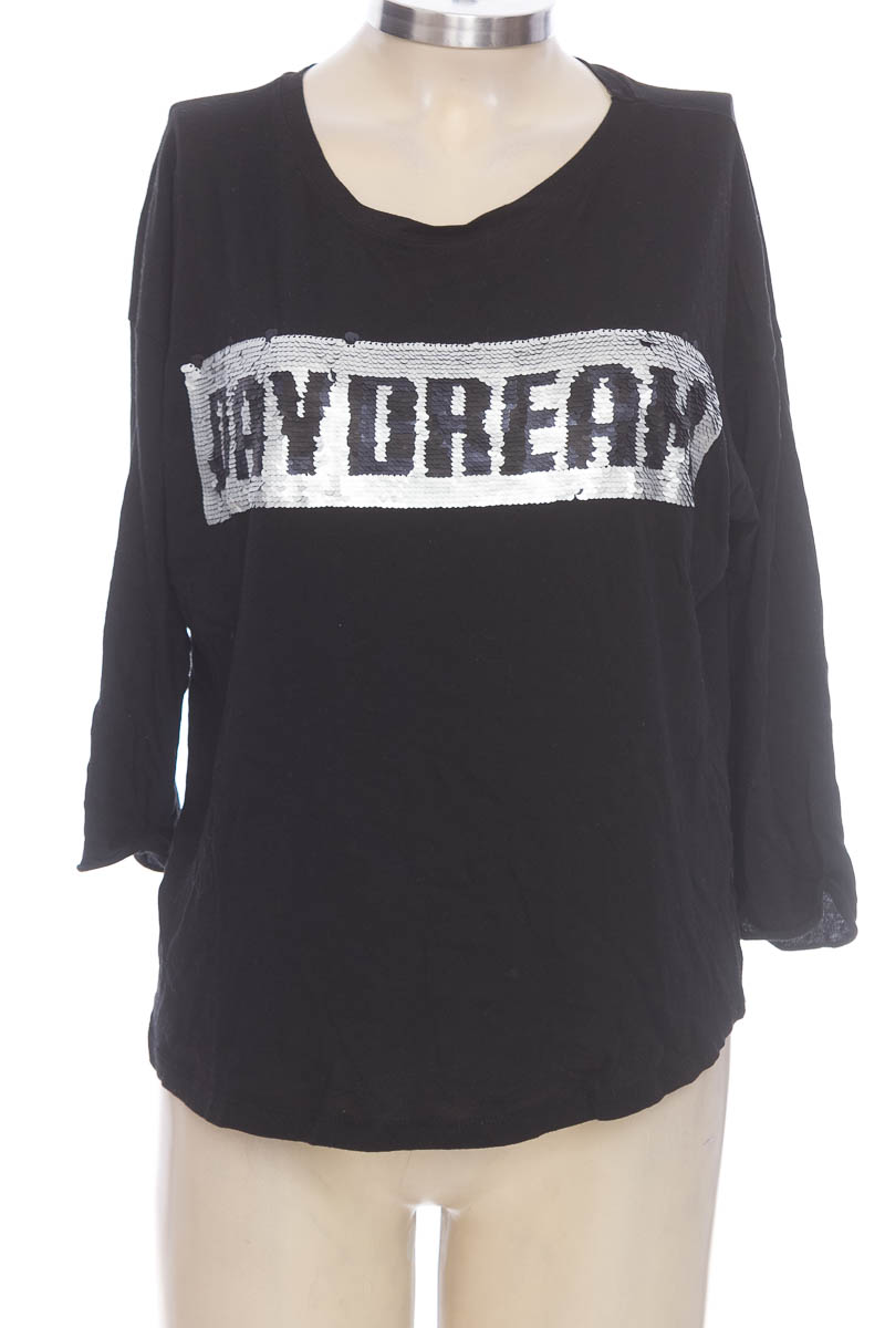 camiseta transparente negra bershka