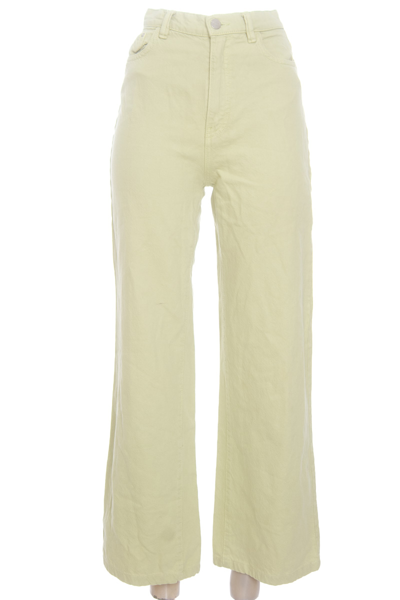 Pantalones color Verde - Bershka