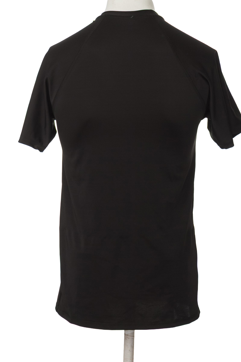Camiseta color Negro - Closeando