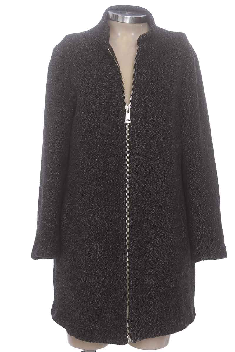 Chaqueta / Abrigo color Gris - Stradivarius