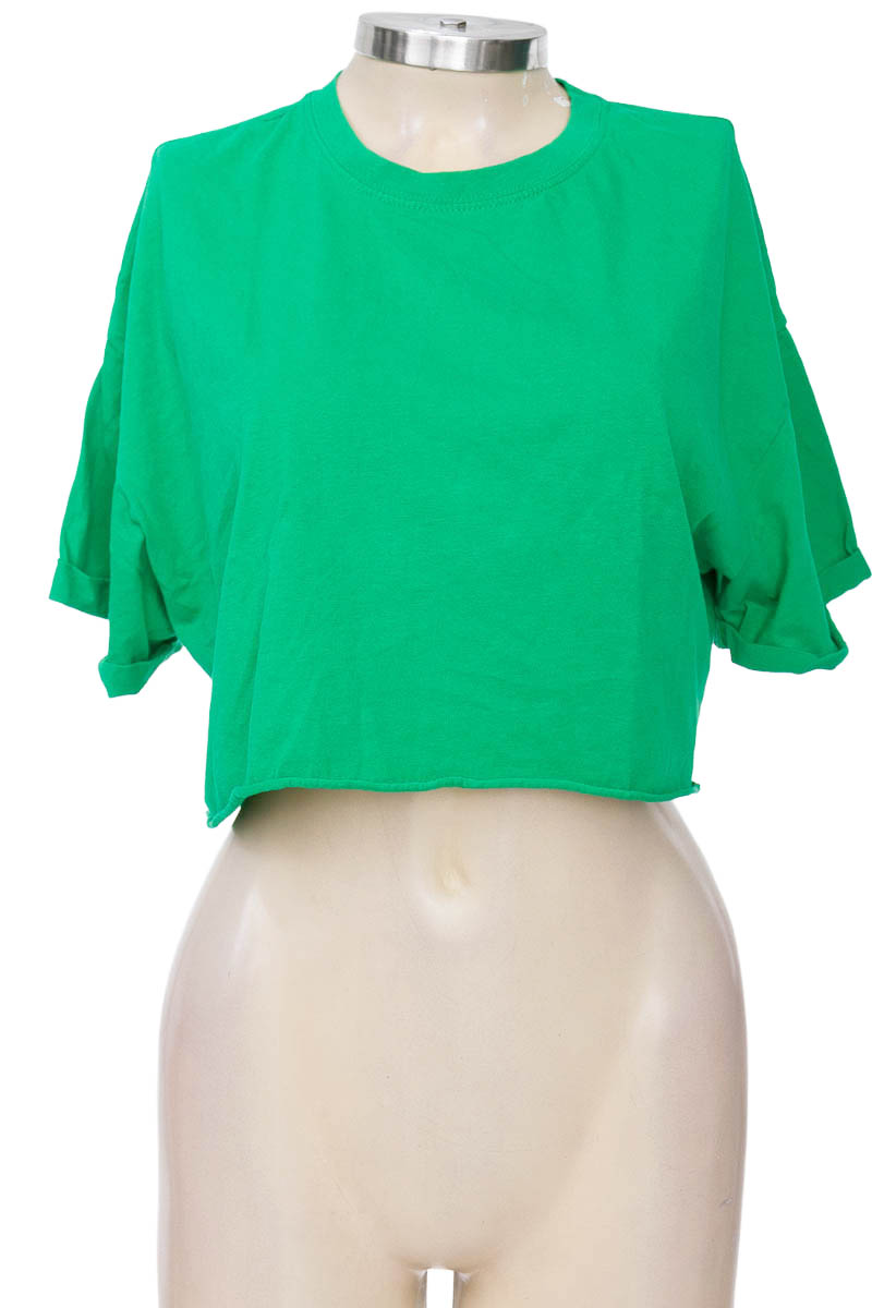 Top / Camiseta color Verde - Bershka