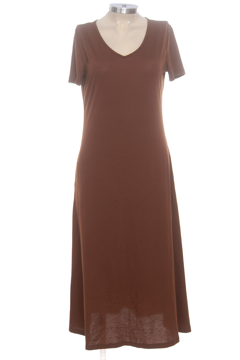 Vestido / Enterizo color Café - Closeando