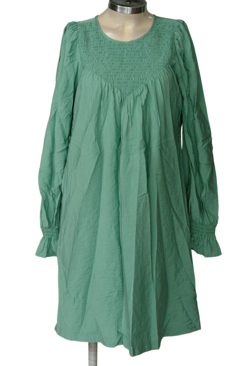 Vestido / Enterizo color Verde - Closeando