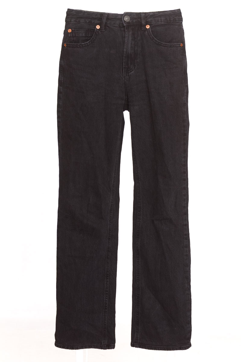 Pantalones color Negro - Stradivarius