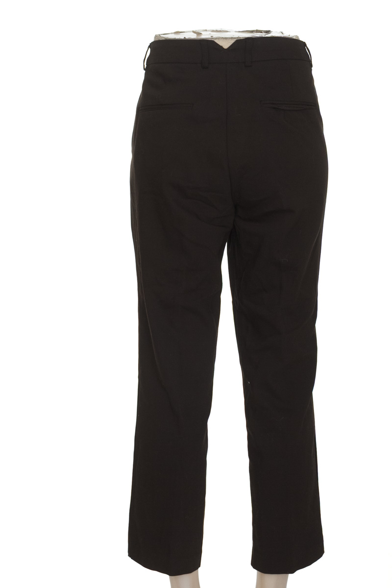 Pantalones color Negro - Stradivarius