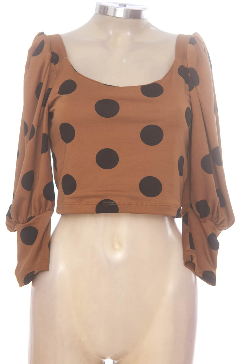 Top / Camiseta color Café - Closeando