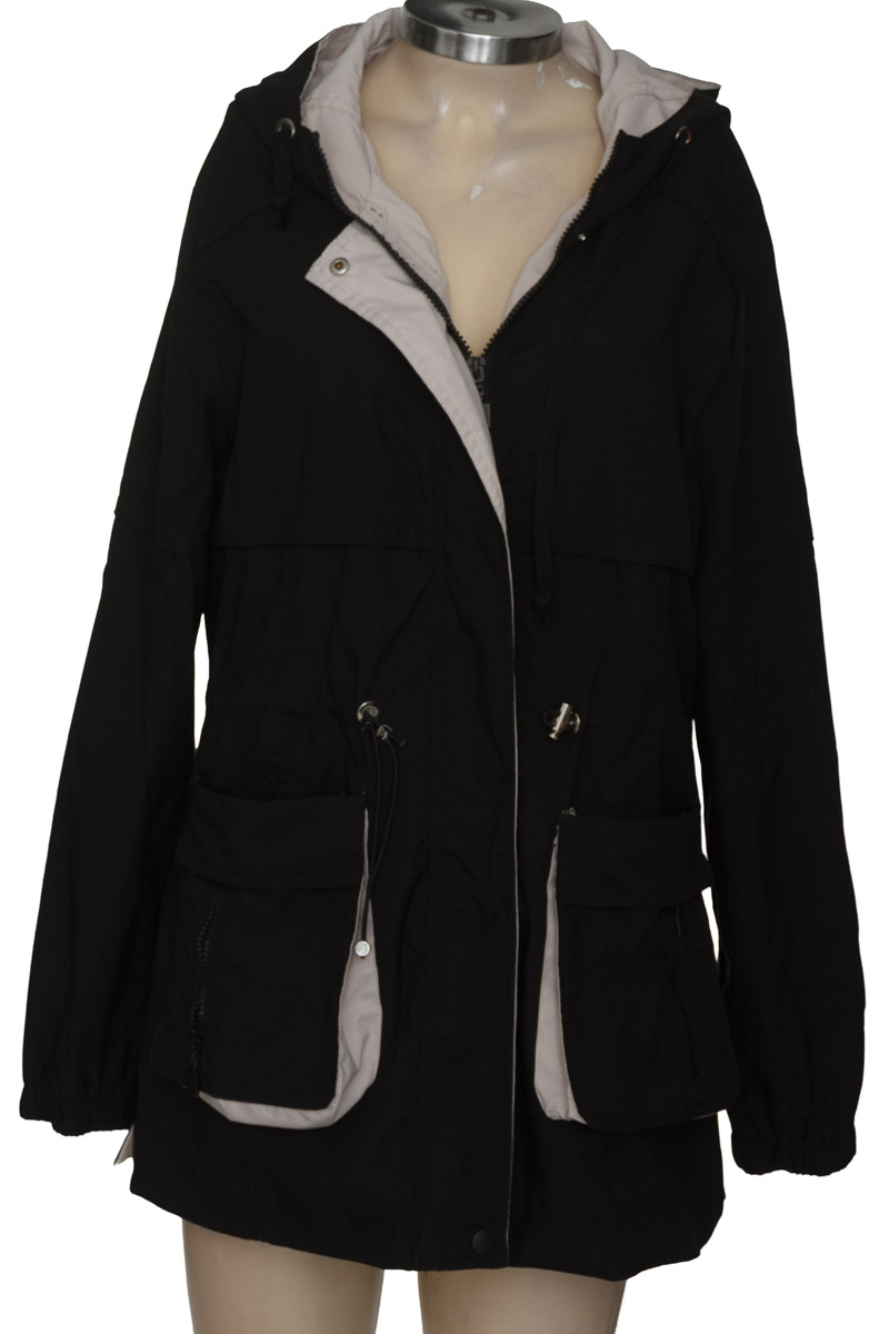 Chaqueta / Abrigo color Negro - VERSATIL