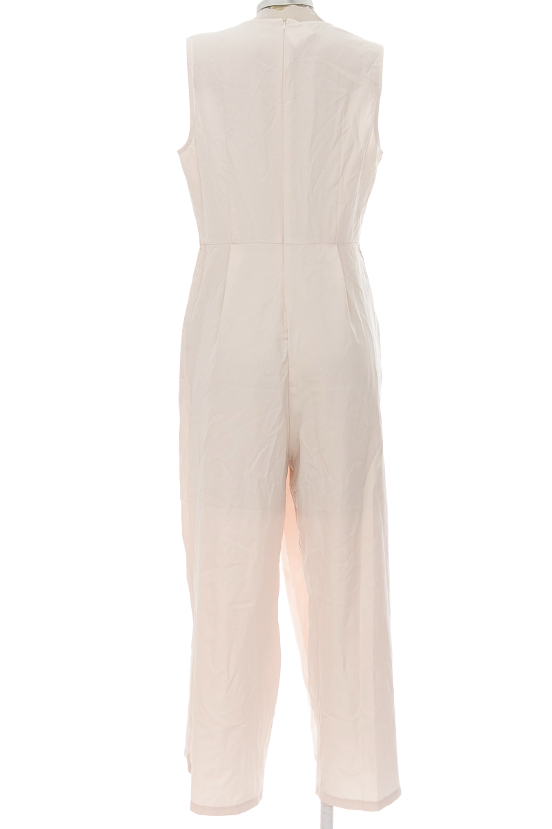 Vestido / Enterizo color Beige - Closeando