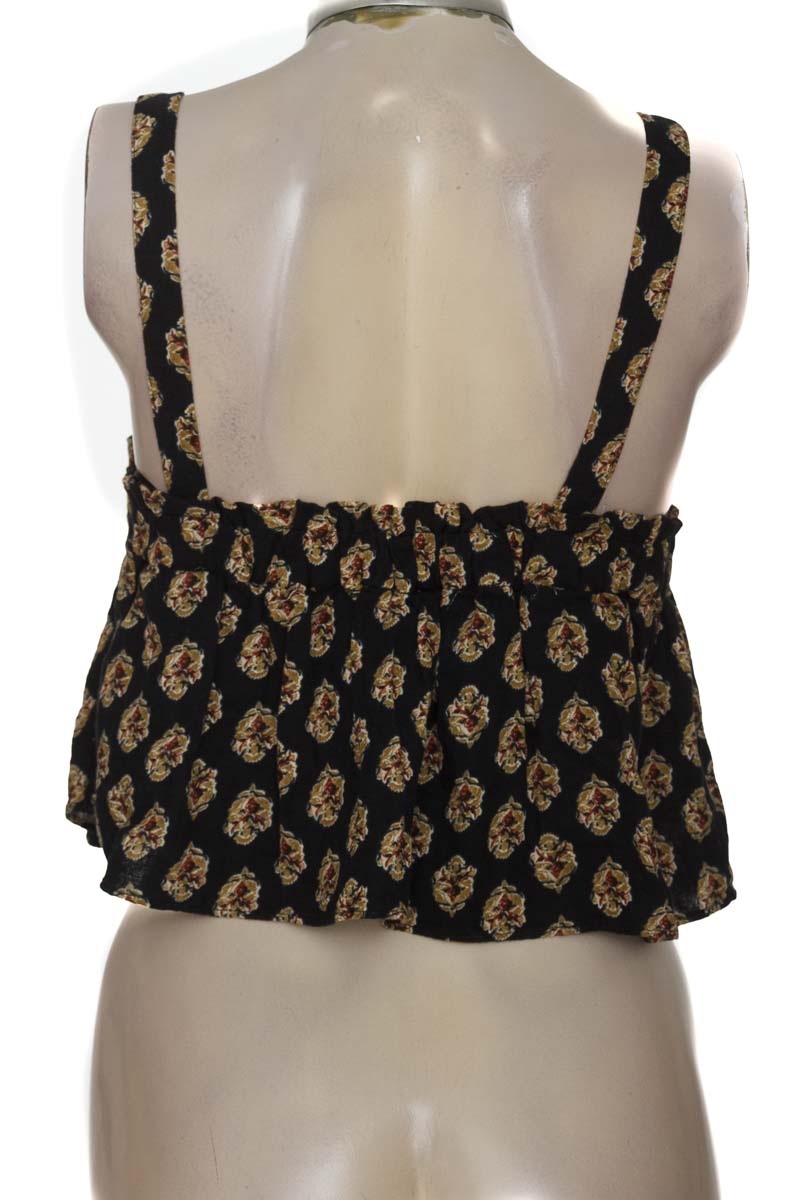 Top / Camiseta color Negro - Zara
