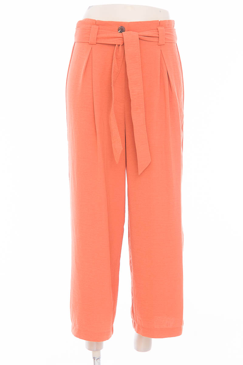 Pantalón color Naranja - Stradivarius | Closeando ®