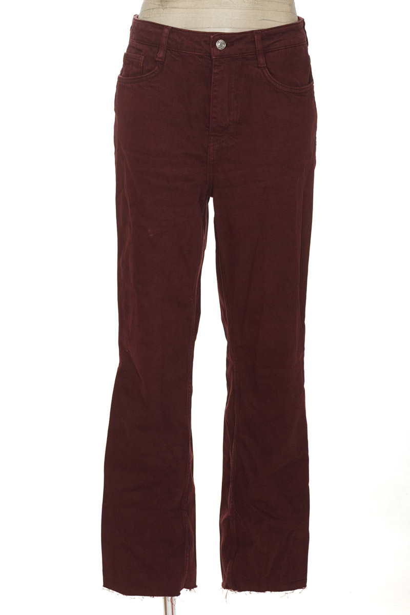 Pantalones color Vinotinto - Zara