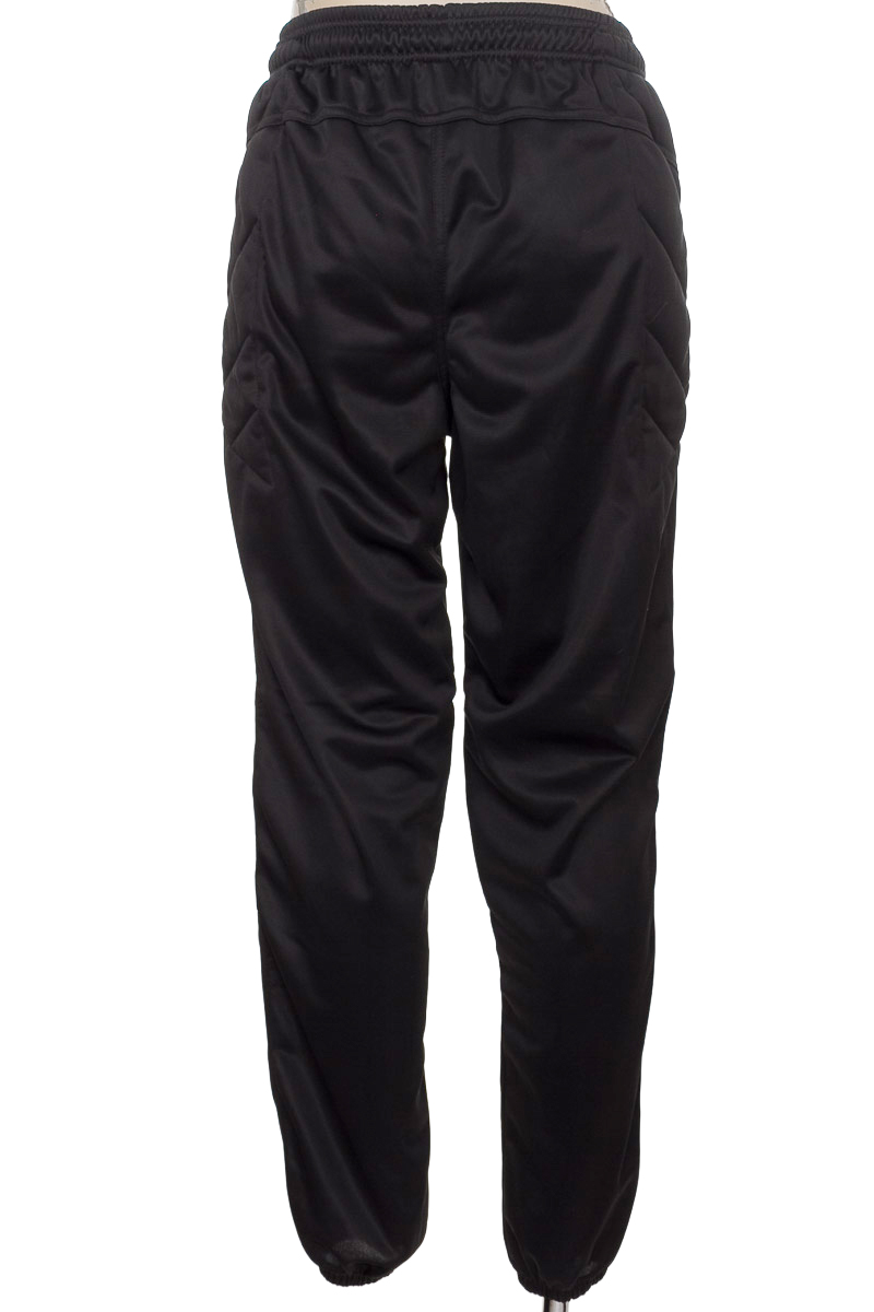 Ropa Deportiva color Negro - Akm