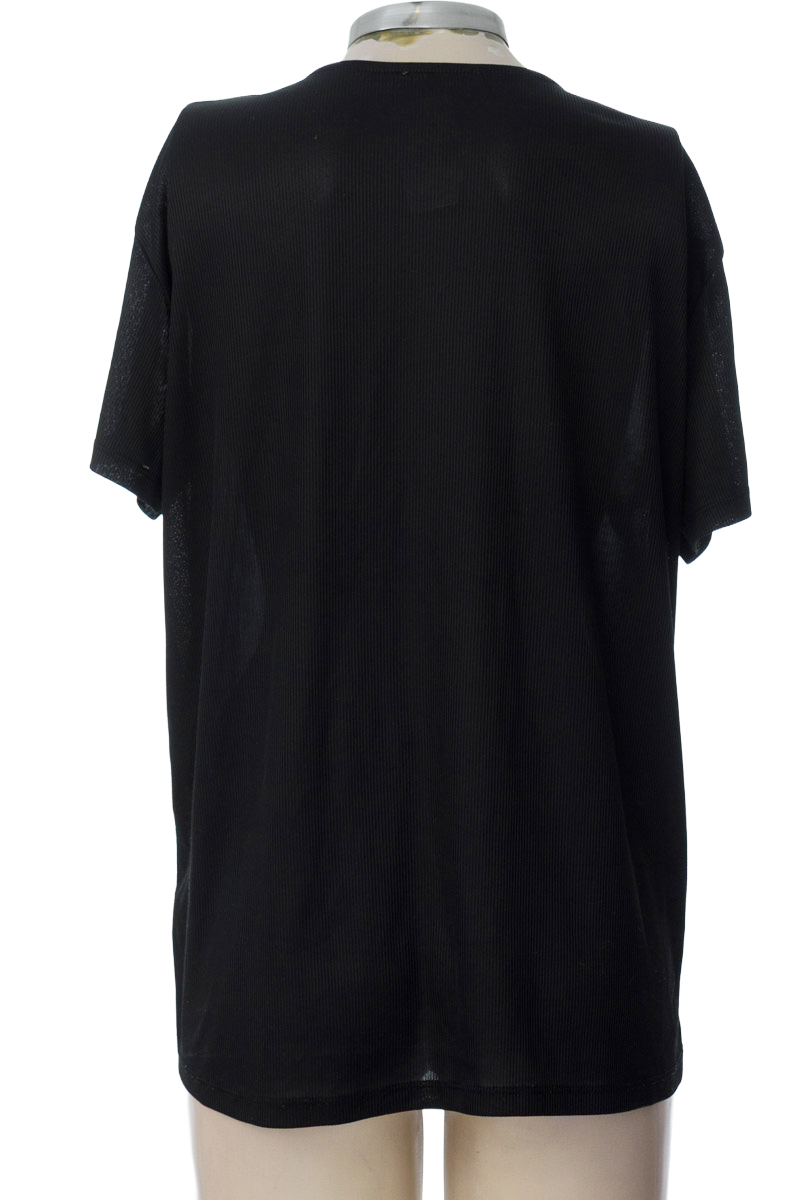 Top / Camiseta color Negro - Zara