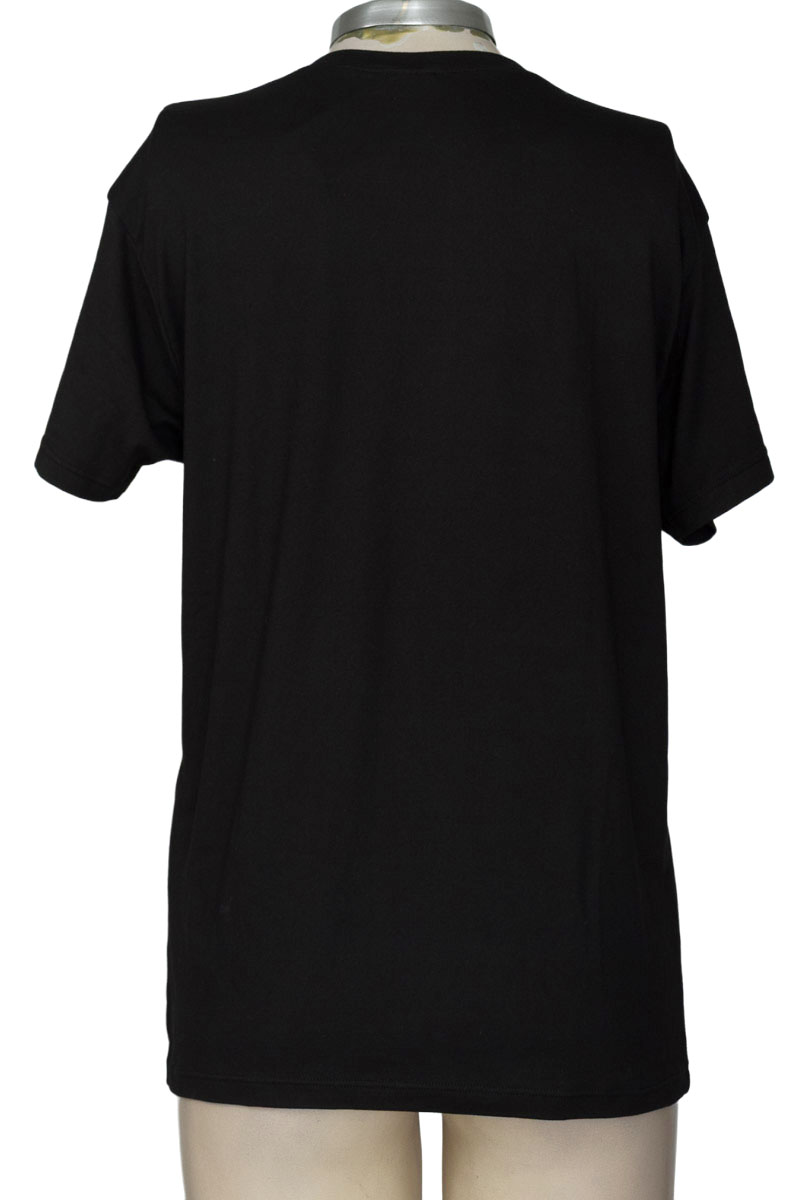Top / Camiseta color Negro - Closeando