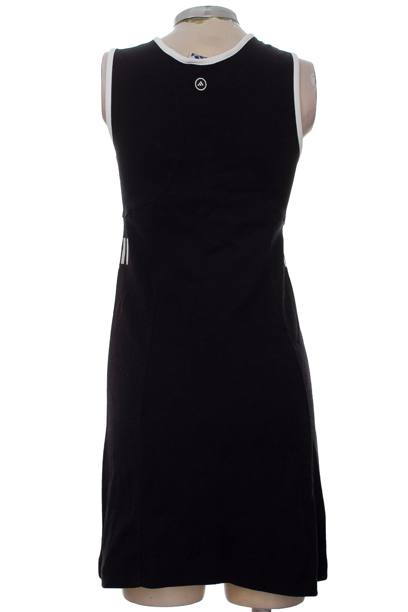 Ropa Deportiva / Salida de Baño color Negro - Closeando