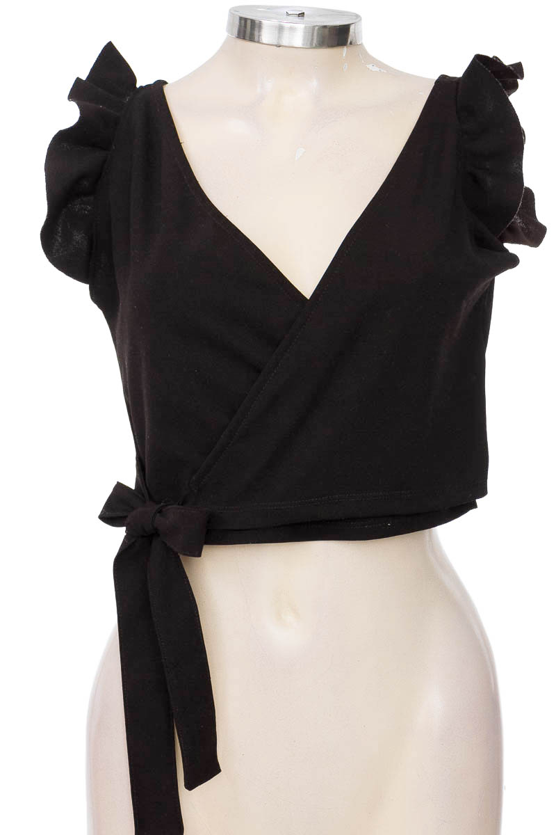 Top / Camiseta color Negro - Wanawa