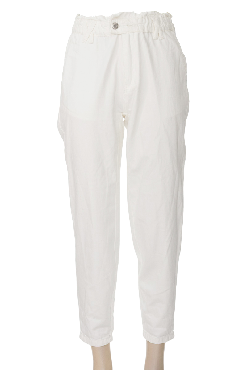 Pantalones color Blanco - Stradivarius
