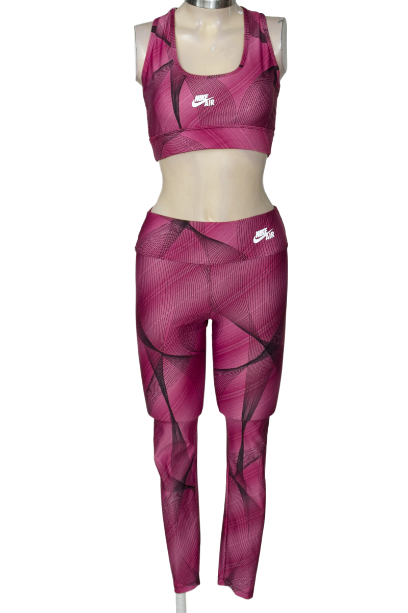 Ropa Deportiva / Salida de Baño color Rosado - Closeando