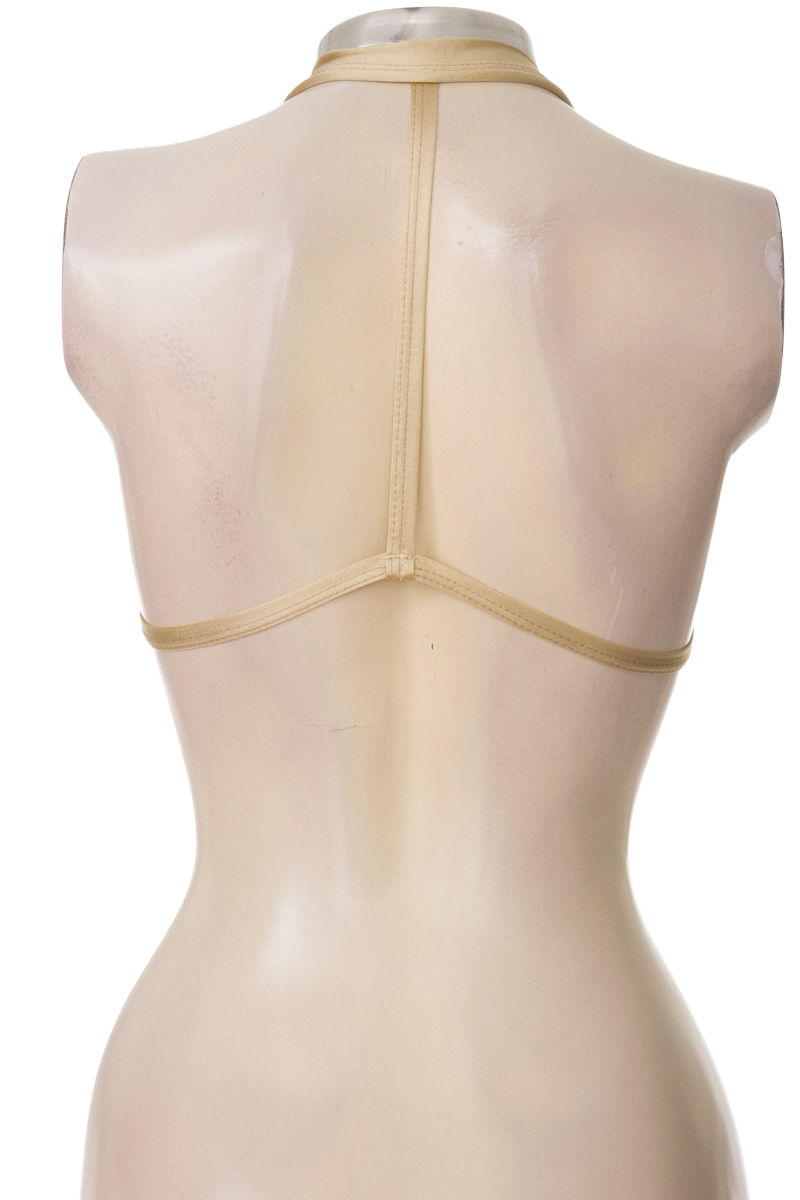 Top / Camiseta color Dorado - Closeando