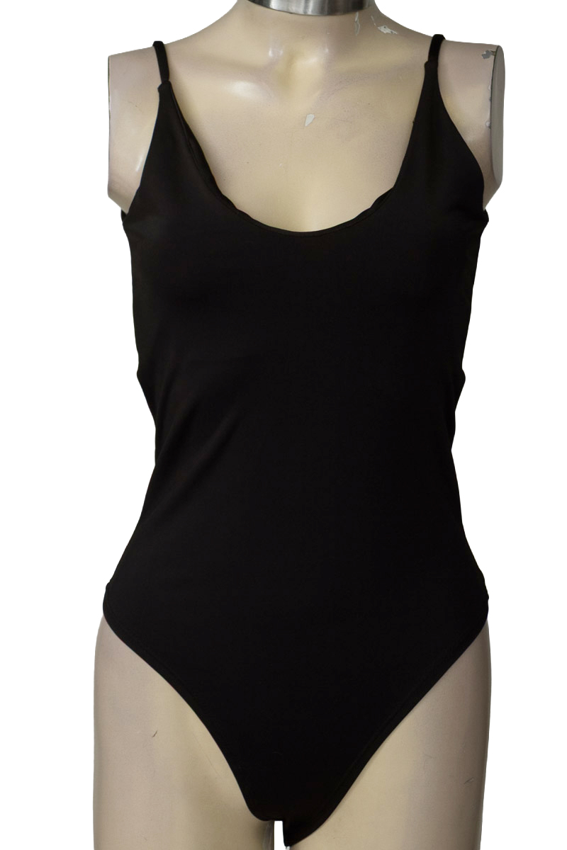 Top / Camiseta color Negro - Closeando