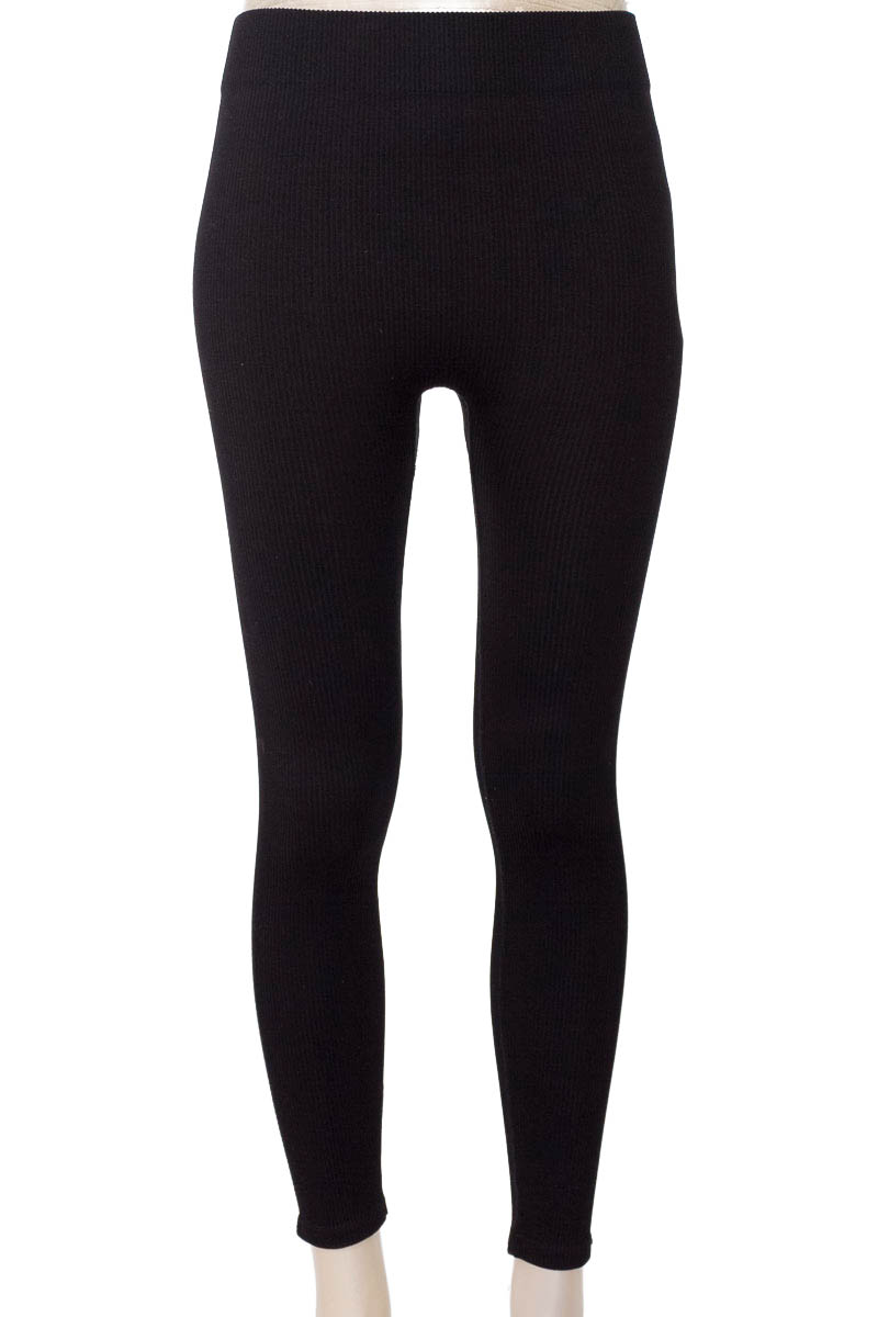 Ropa Deportiva / Salida de Baño color Negro - Closeando