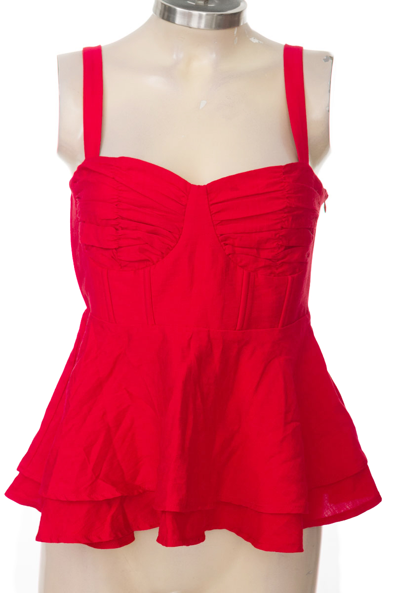 Top / Camiseta color Rojo - Basement